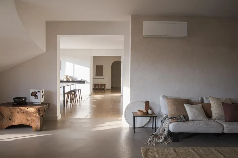 Daikin Emura